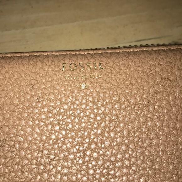 NWT fossil wallet - Picture 2 of 5